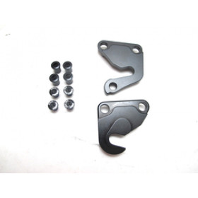 RAAMIKONKS Voltage Nuted axle STD135x10 RAAMIKONKS Voltage Nuted axle STD135x10
